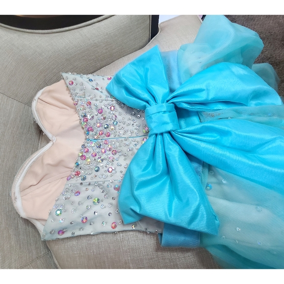 🌟Galaxy Prom Dress 🌟- House of Wu - Picture 9 of 15